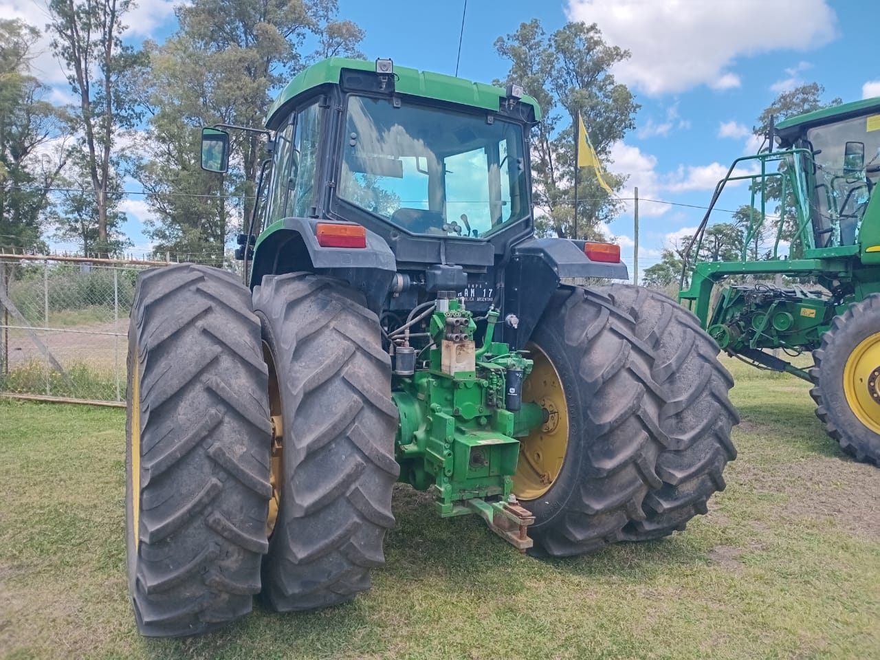 Tractor John Deere 7505, año 2004