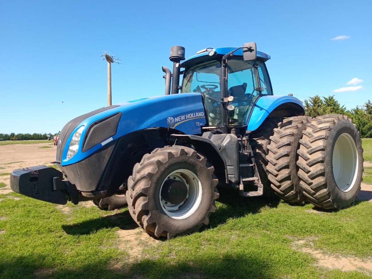 Tractor New Holland T8 355, año 2012
