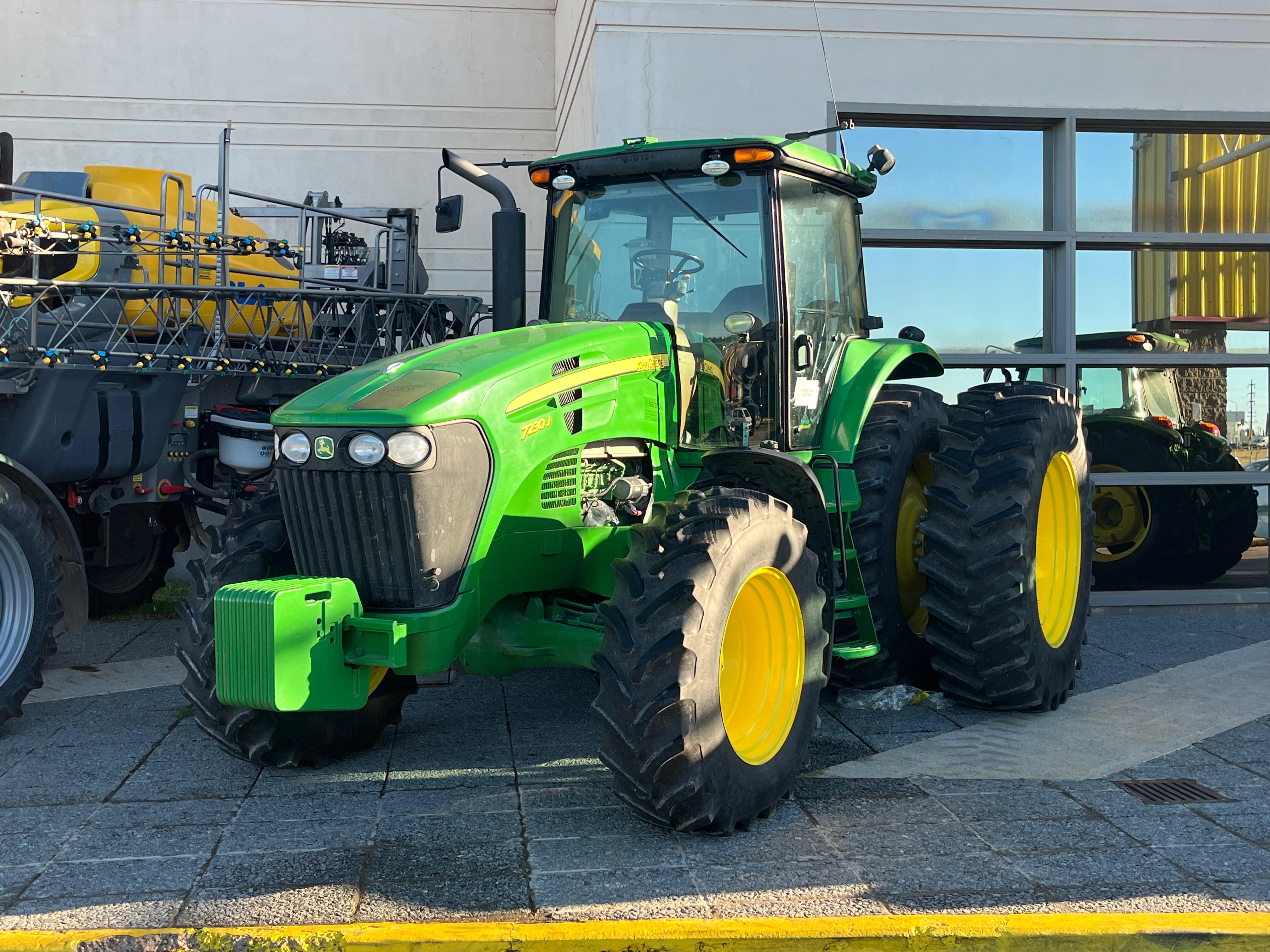Tractor John Deere 7230J, año 2018