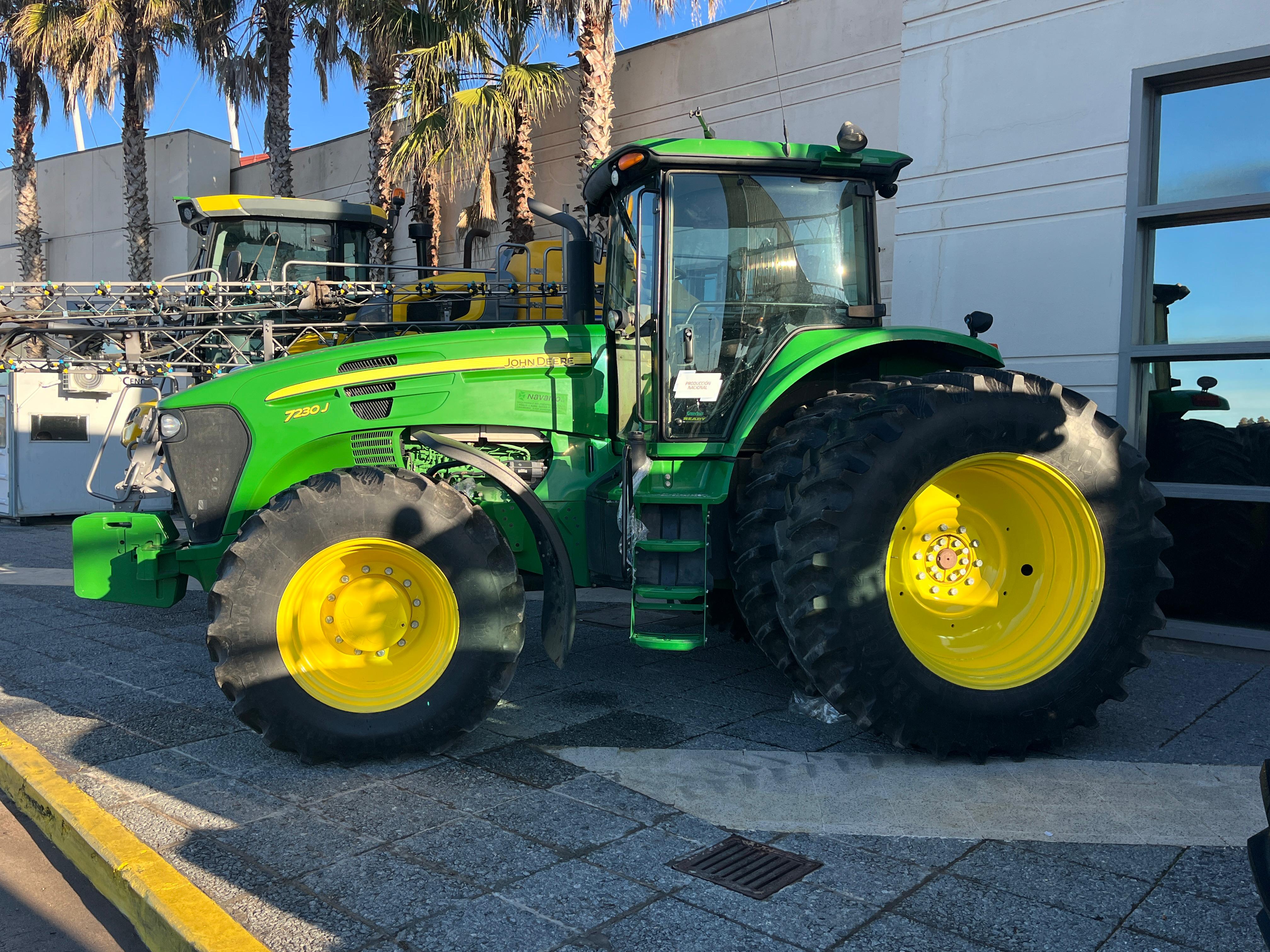 Tractor John Deere 7230J, año 2018