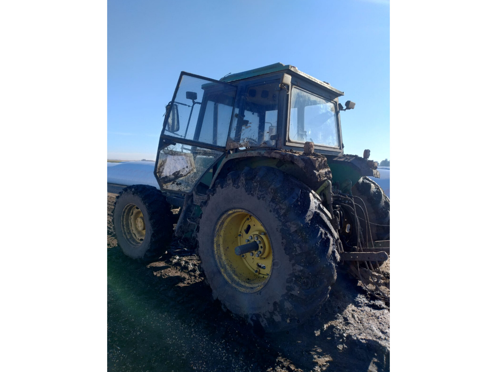 Tractor John Deere 6405, año 2007